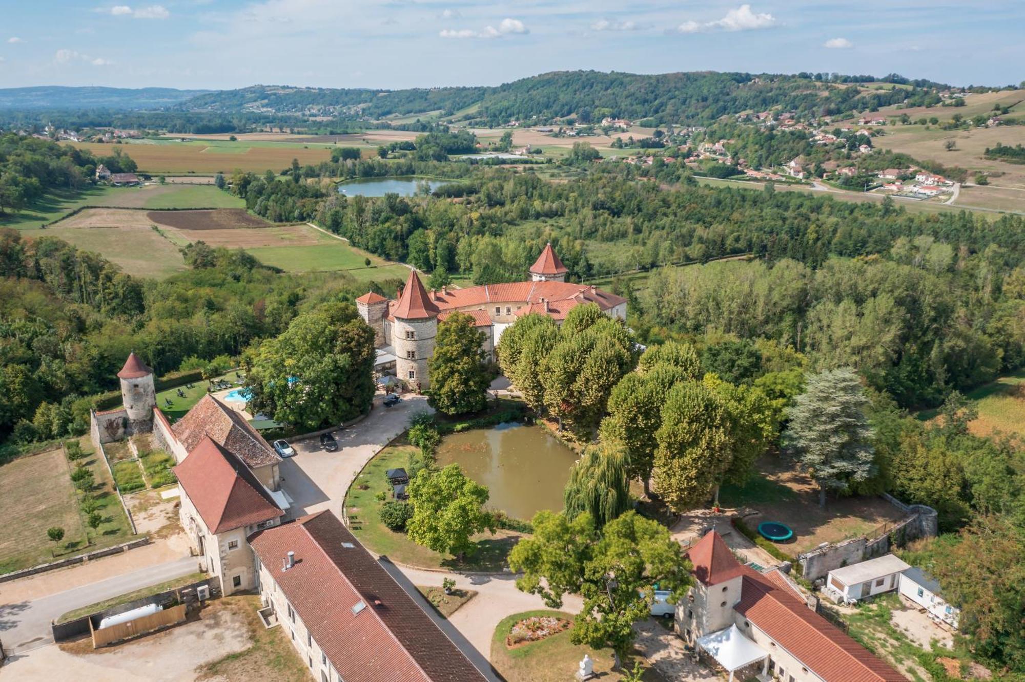 Les Dependances De Chapeau Cornu Vignieu Bagian luar foto